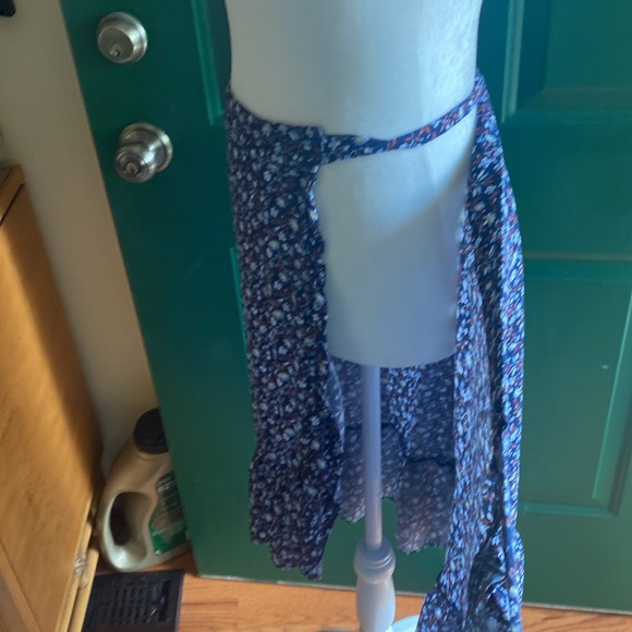 🎉HP🎉Madewell Ruffled-Edge Midi Wrap Skirt, Harvest Vine Blue - Picture 7 of 12